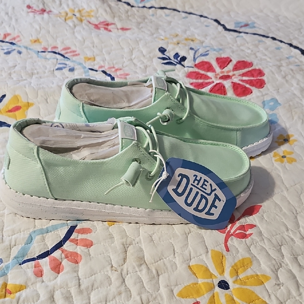 NWT Womens Hey Dude Wendys Sz 9